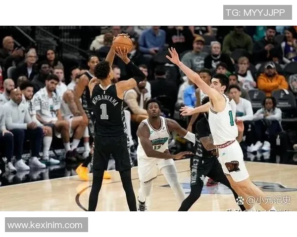 尼克斯队击败猛龙队，将战局拖入抢七——一场扣人心弦的篮球对决